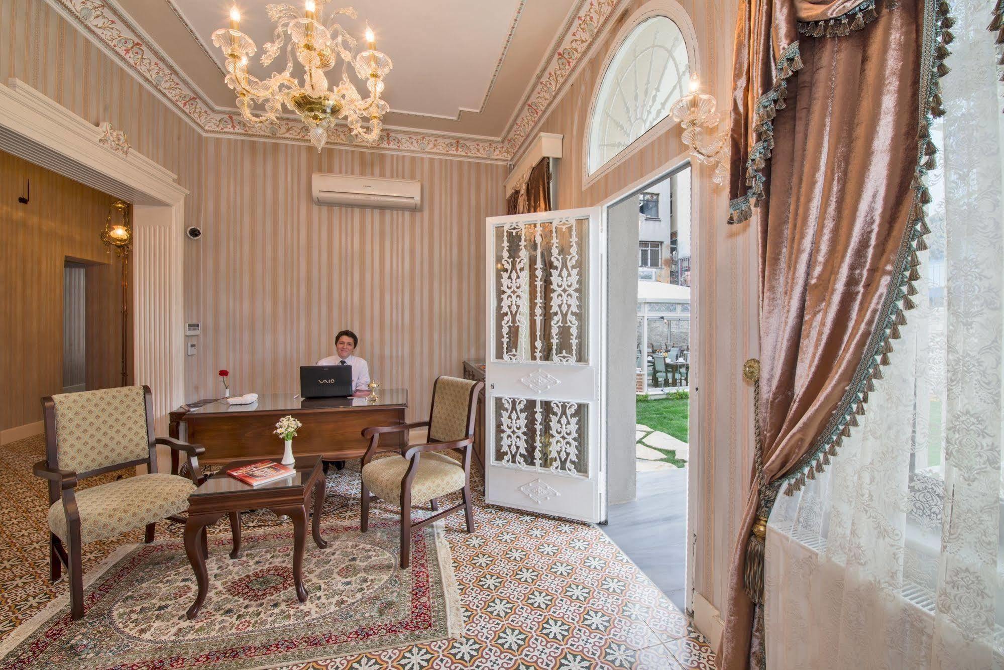 Enderun Hotel Istanboel Buitenkant foto